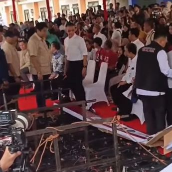 VIDEO: Videotron Jatuh Saat Kunjungan 3 Menteri ke Rancaekek