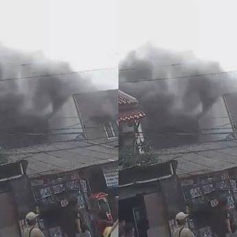 VIDEO: Kepulan Asap Muncul dari Ruko Mewah di Ceger Tangerang