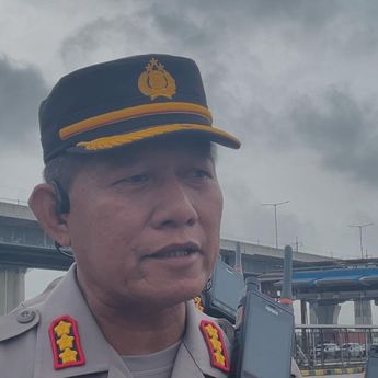 Polri Gelar Simulasi Penyelamatan Korban Kecelakaan di Jalan Tol dengan Helikopter Ambulans