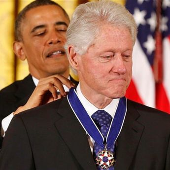 Mantan Presiden AS Bill Clinton Dilarikan ke Rumah Sakit