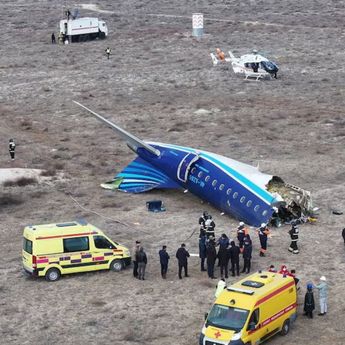 Tewaskan 69 Penumpang, Pesawat Azerbaijan Airlines yang Jatuh Diduga Gegara Tabrak Burung