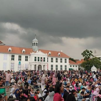 KRL dan Transjakarta Arah Kota Tua Beroperasi 24 Jam saat Malam Tahun Baru