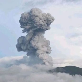 Gunung Ibu di Maluku Utara Kembali Semburkan Abu Vulkanik, Warga Dilarang Aktivitas Radius 4 KM