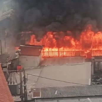 Fakta di Balik Kebakaran Klender, 13 Rumah Kontrakan Ludes Terbakar