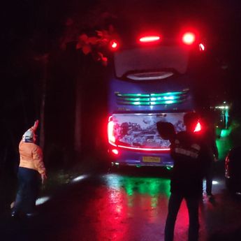 2 Bus Pariwisata Tersesat di Hutan Tunggangan, Begini Kronologinya