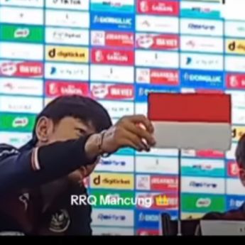 Momen Shin Tae-yong Betulkan Bendera Merah Putih Bikin Pilu