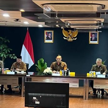 AHY Gelar Rapat dengan Menteri dan Wamen Bahas Kebijakan Strategis 2025