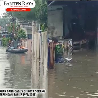 VIDEO: Banjir Hantam Beberapa Lokasi di Serang dan Cilegon