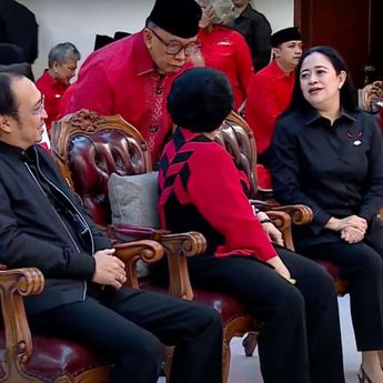 Terbaca Gerakan Bibir Puan Saat Duduk di Sebelah Megawati: Presiden Prabowo Minta Ketemu sama Mama