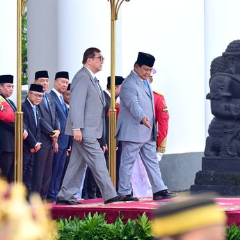 Momen Prabowo Sambut PM Jepang dengan Kehormatan dan 21 Dentuman Meriam