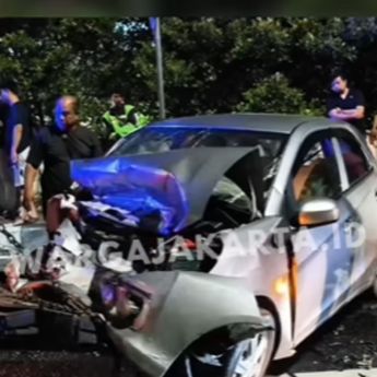 Brio Ringsek Parah Dihantam Mercedes Benz E200 di Flyover Patal Senayan, 1 Orang Tewas