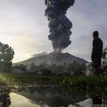 Gunung Ibu Erupsi, BPBD Imbau Warga Tingkatkan Kewaspadaan