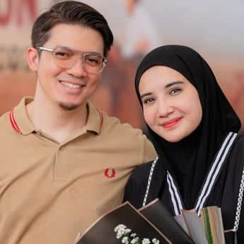 Zaskia Sungkar Diduga Adopsi Anak Perempuan