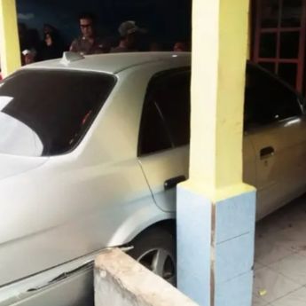 Nenek Tewas di Depok Usai Ditabrak Mobil Saat Baru Dinyalakan Tetangganya.