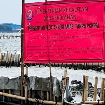 KKP Segel Pagar Laut di Bekasi