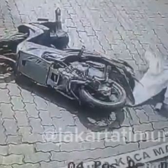 Momen Maling Motor di Bekasi Tersungkur Usai Digagalkan Satpam Komplek