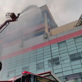 Tim Puslabfor Polri Belum Bisa Masuk ke Gedung Glodok Plaza