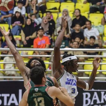 Kesatria Bengawan Solo Taklukkan Bima Perkasa Jogja 95-66 di IBL 2025