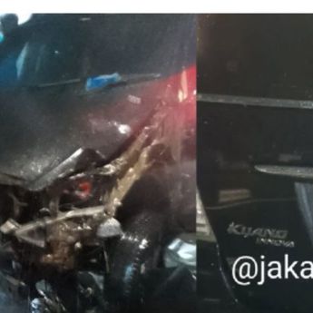 Innova Berplat Dinas Seruduk Sejumlah Kendaraan di Palmerah, 1 Orang Dikabarkan Tewas