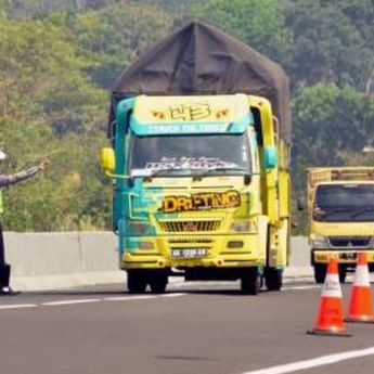 Operasional Angkutan Barang Bakal Dibatasi Saat Libur Isra Miraj-Imlek, Cek Jadwal dan Lokasinya