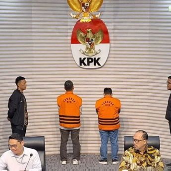 KPK Tahan Bupati Situbondo Karna Suswandi