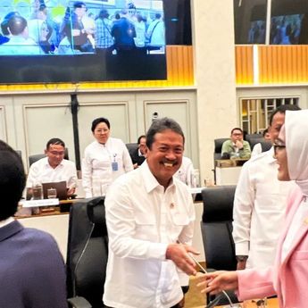 Menteri Trenggono Jelaskan Pembangunan Pagar Laut di Hadapan Komisi IV DPR