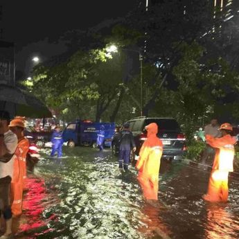 Cara PJ Gubernur Jakarta Atasi Banjir dari Selasa Malam