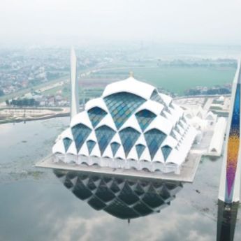 Masjid Al Jabbar Ternyata Dibangun Pakai Utang dan Biaya Perawatannya Rp40 Miliar Setahun