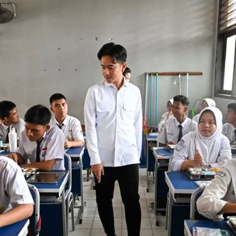 Gibran Kunjungi SMPN 11 dan SMAN 4 Depok Buat Cek Makan Bergizi Gratis: Anak-anak Cukup Lahap