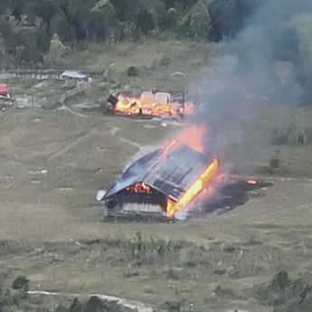 Gara-gara Perkara Selingkuh, KKB Bakar Bangunan dan Serang Warga