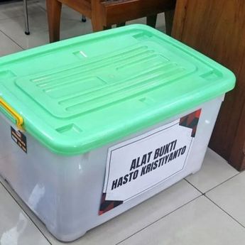 Tim Hasto Kristiyanto Ajukan 41 Bukti dalam Sidang PN Jaksel hasto