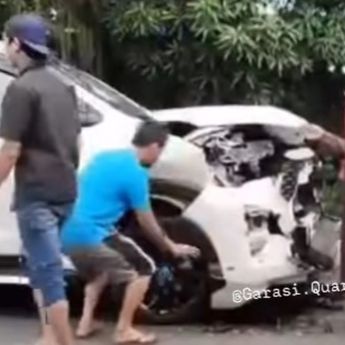 Adu Banteng Innova Zenix dan Honda HR-V: Satu Baik-baik Saja, Satunya Rusak Parah