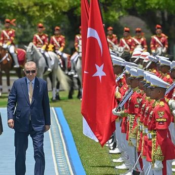 Hangatnya Sambutan Prabowo untuk Erdogan di Istana Bogor, Warga Turut Bergembira