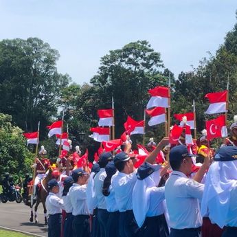 Presiden Turkiye Erdogan Tiba di Istana Bogor, Disambut Dentuman Meriam Hingga Anak-anak Sekolah