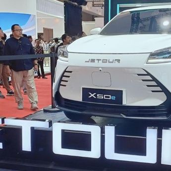 Jetour Hadirkan Mobil Listrik X50e di IIMS 2025