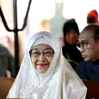 Megawati Doakan Kemajuan Bangsa di Raudhah Masjid Nabawi saat Ziarah Makam Nabi Muhammad