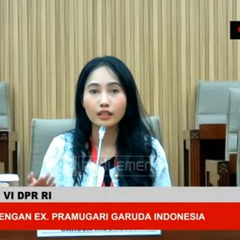 Dipecat, Rombongan Eks Pramugari Garuda Curhat ke DPR