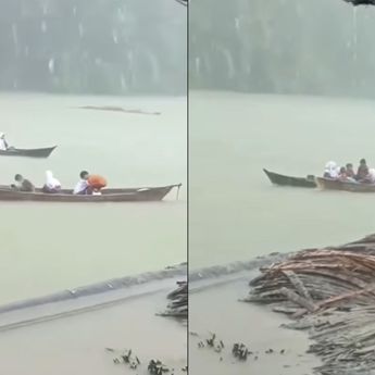 Boat Mogok, Anak SD di Labuhan Batu Bantu Temannya Menuju Sekolah