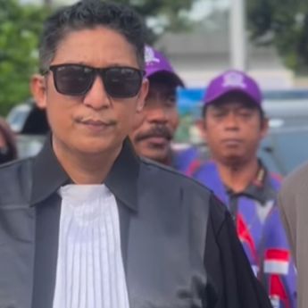 Ngawur! Firdaus Pengacara Razman Klaim Kubur Ari-ari Depan Istana Kepresidenan