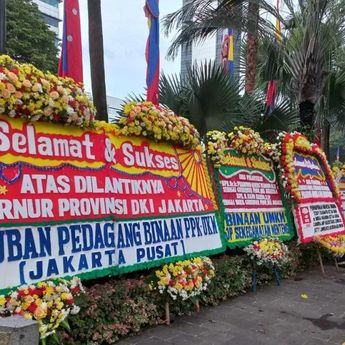 Karangan Bunga dan Hiasan Khas Betawi Meriahkan Balaikota