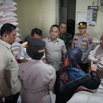 Mentan Amran Sidak ke Toko di Magelang, Ternyata Nemu Beras yang Jual di Atas Harga Eceran