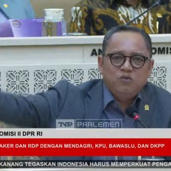 Deddy Sitorus Ngamuk ke Wamendagri: KTP Sudah Pakai Chip, Tapi Apa-apa Fotokopi!
