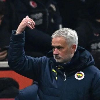 Jose Mourinho Dipecat Usai Gagal Bawa Fenerbahce ke Liga Champions