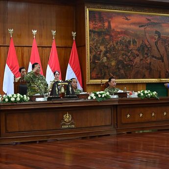 Dari Parade Senja hingga Kejutan Ulang Tahun, Momen Hangat Presiden Prabowo di Akmil Magelang