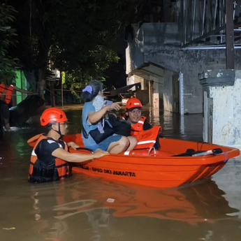 Banjir Rendam 28 RT dan 4 Ruas Jalan di Jakarta, BPBD Terus Lakukan Penanganan