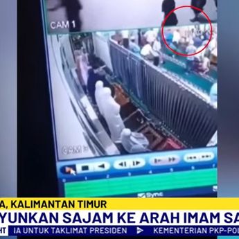 Ngeri! Detik-detik Pria Mabuk Tusuk Imam Masjid di Samarinda Pakai Sajam