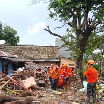 Basarnas Temukan 2 Korban Terseret Banjir di Sungai Cipalabuhan Sukabumi