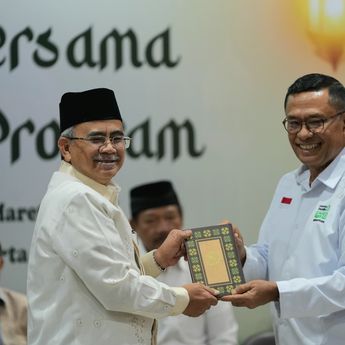 Sinar Mas dan APP Group Wakafkan Alquran untuk Memakmurkan Masjid