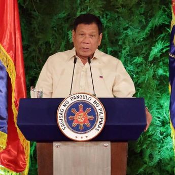 Duterte Diterbangkan ke Pengadilan Internasional Den Haag