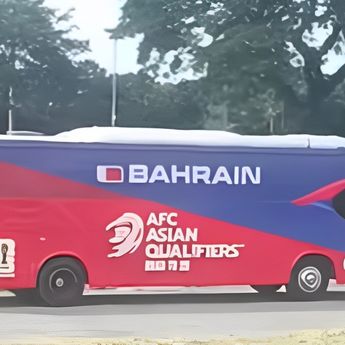 Penampakan Bus untuk Timnas Bahrain di Jakarta yang Dikawal Polisi